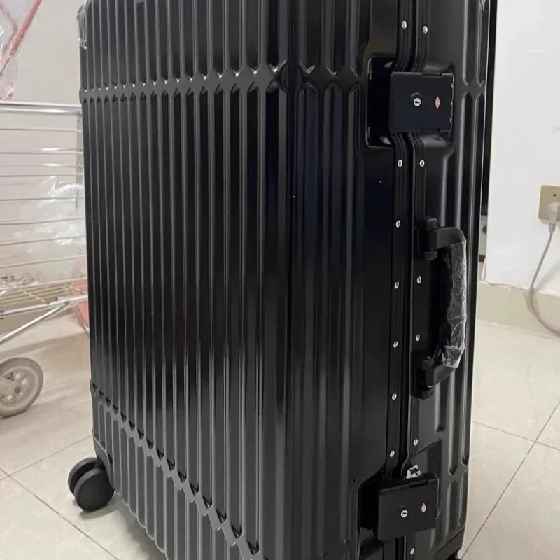 Aluminum Frame Multifunctional Large Size 28-Inch Trolley Case Universal Wheel Cup Holder USB Interface Boarding Travel Luggage