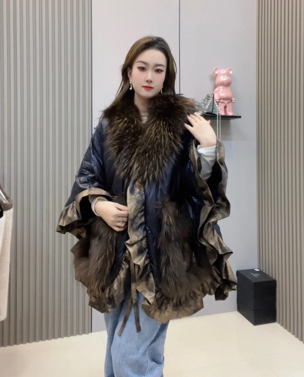 

New senior sense of the long warm down raccoon fur cloak coat