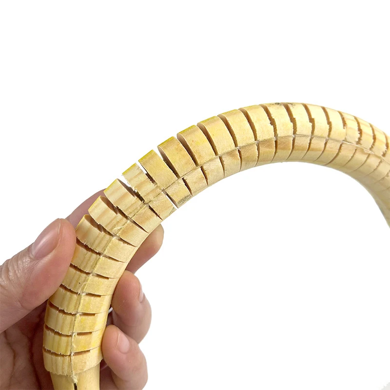 1Pcs Fun Simulation Wooden Small Snakes Flexibility Fake Bendy Snake Toy Novelty Children Trick Toy Kids Party Festival Gift