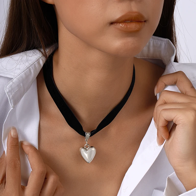 Mode Sexy Schwarz Samt Halsband Halskette für Frauen Liebe Herz Anhänger Halskette Mädchen Party Festival Schmuck Geschenke