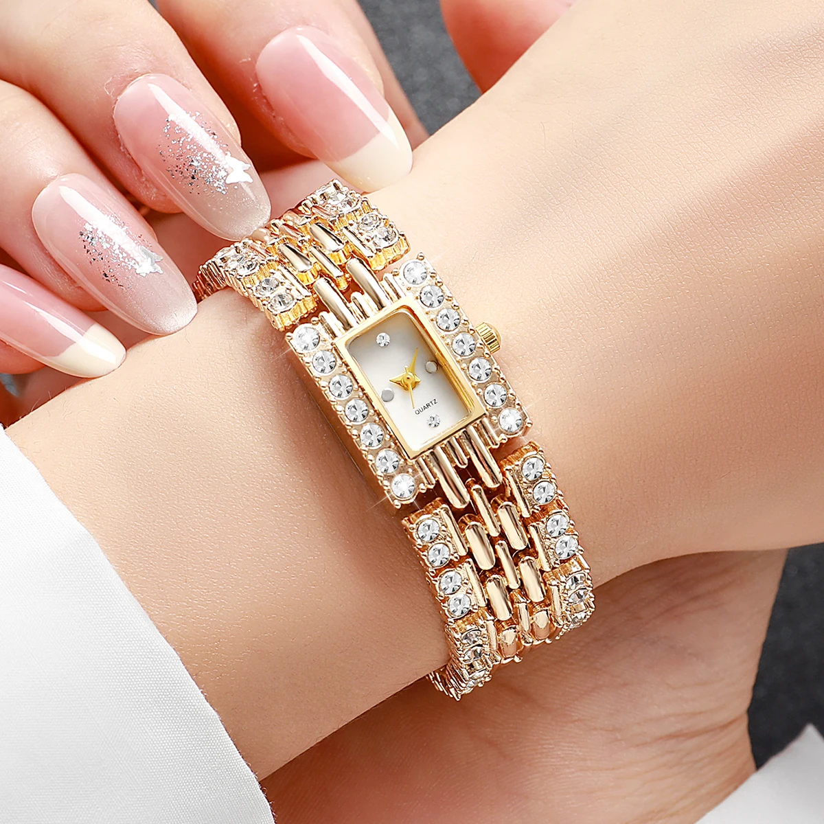 Women's  Luxury Dazzling Quartz Watch Casual Business Style Simple Dial Handwatch Gift Set (Box Not Included)