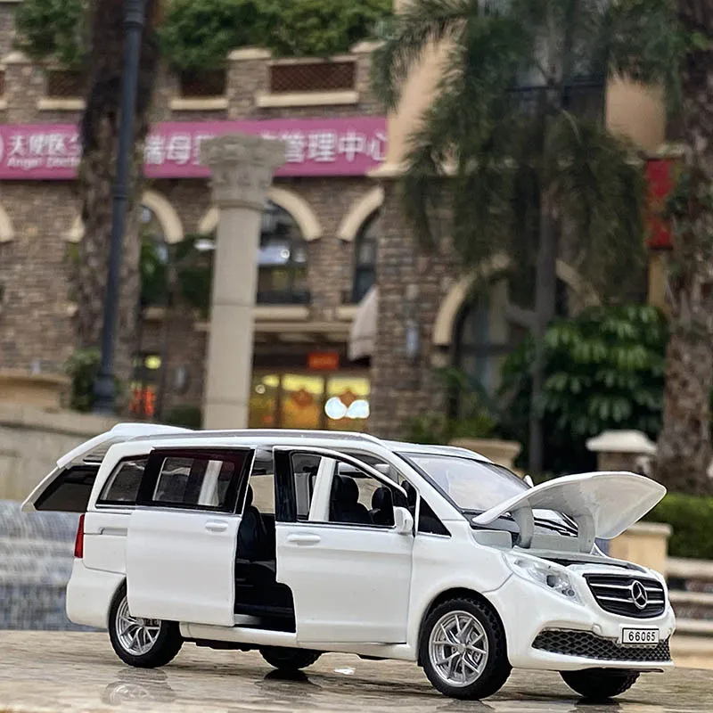 1:32 Mercedes-Benz V260 Business Nanny Car Alloy Car Model