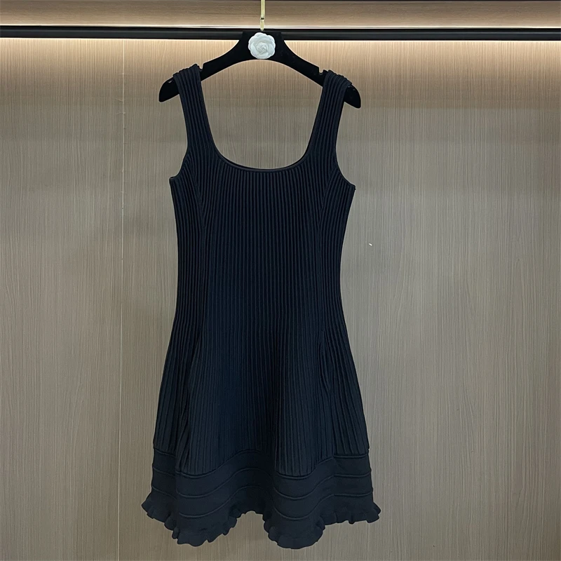 2026 Summer New Women's Square Neck High Waist Suspender Dress, Fashionable Casual Vacation Style, Waist Pockets, A-line Skirt 2