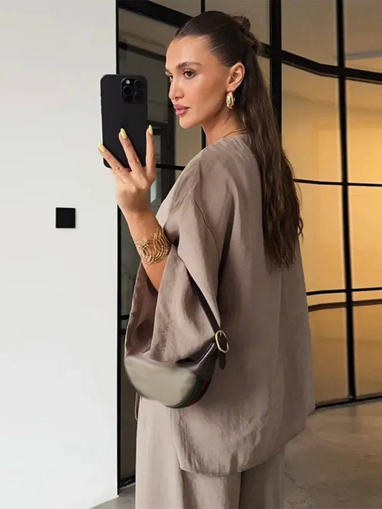 عادية الصلبة القطن الكتان السراويل الدعاوى النساء نصف كم الخامس الرقبة زر واحد فضفاض 2 قطعة مجموعة الإناث 2025 ملابس الشارع اليومية