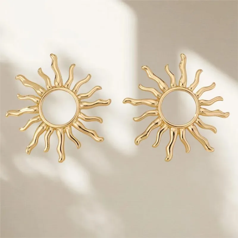 Boho-Chic Sunflower Golden Stud Earrings for Women Simple Fashion Hollow Circle Design Earring Jewelry Gifts