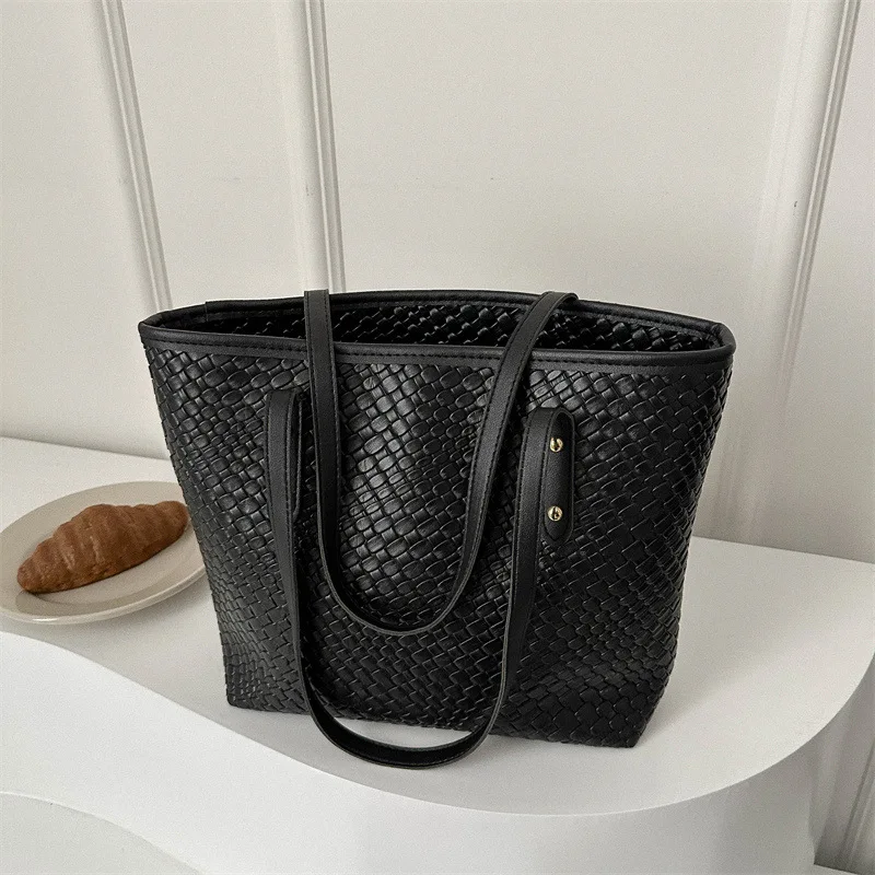 Fashion Retro Large Capacity Bag for Women 2024 New Versatile Handheld Tote Bag Light Luxury Shoulder Underarm Bag Cross Border