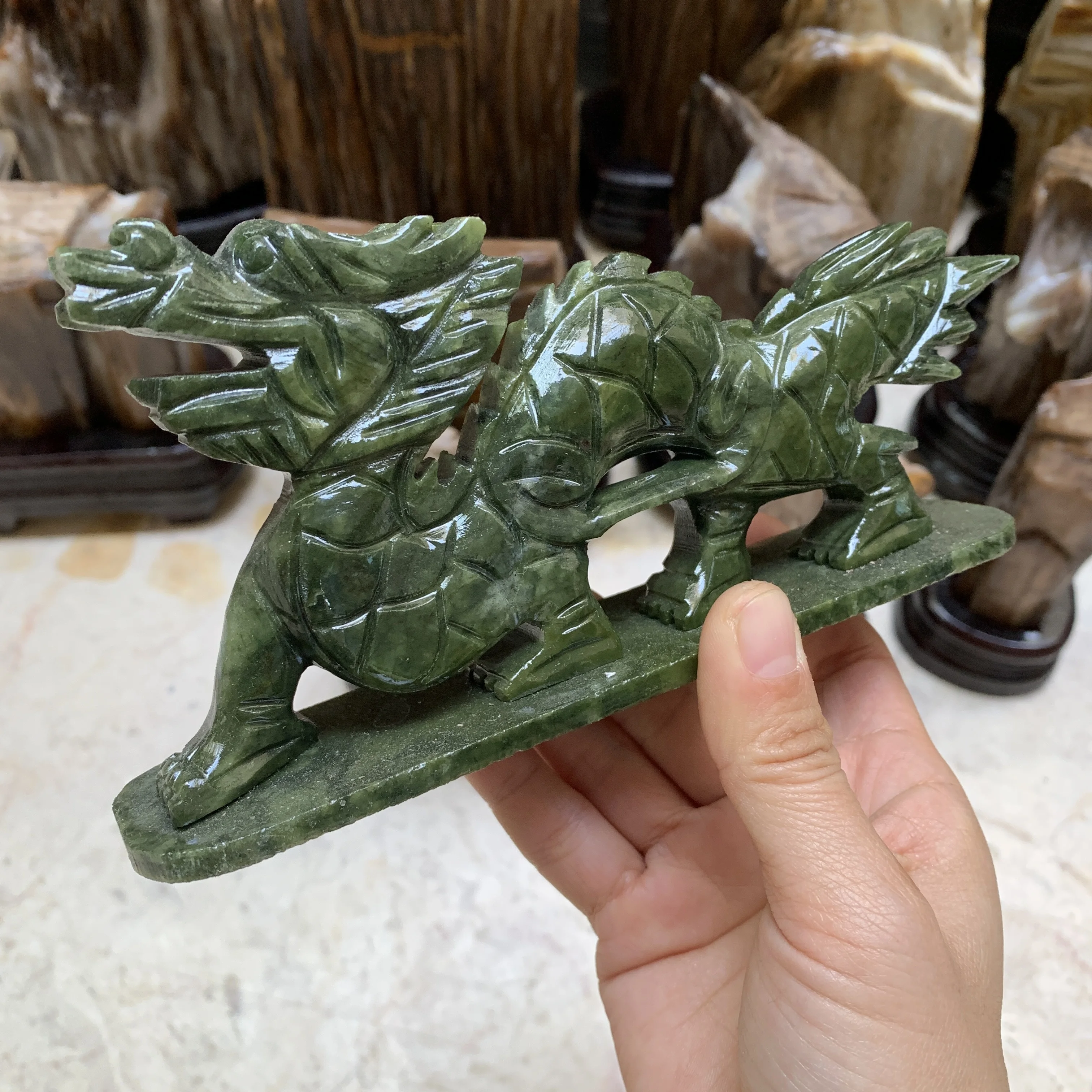 Wholesale Natural Green Jade Dragon carvings Rock crystal Loong Figurine for Desktop decoration 3