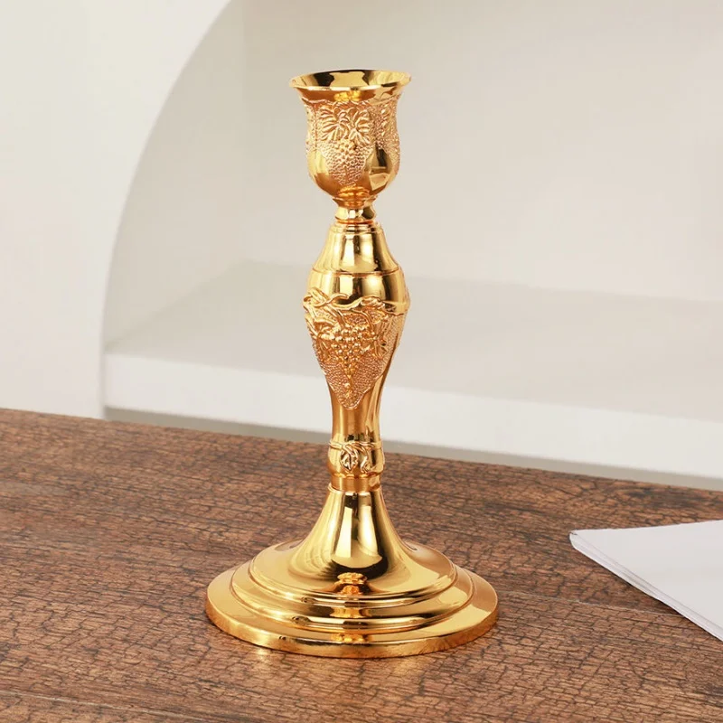 Description Picture 5 of itemEuropean Vintage Wedding Candle Holder High-End Home Table Decoration Luxury Romantic Hotel Decor Gold Color
