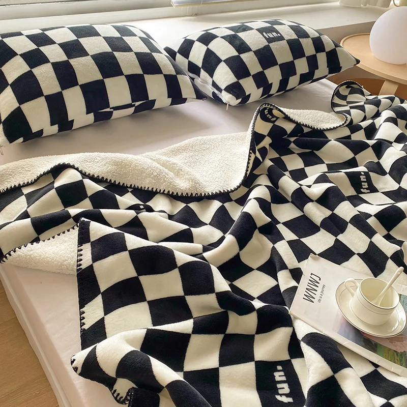 

3 Colors Retro Checkerboard Fleece Vintage Plaid Throw Blanket Sofa Blanket Lambswool Bed Blanket Leisure Blanket Nap Blanket