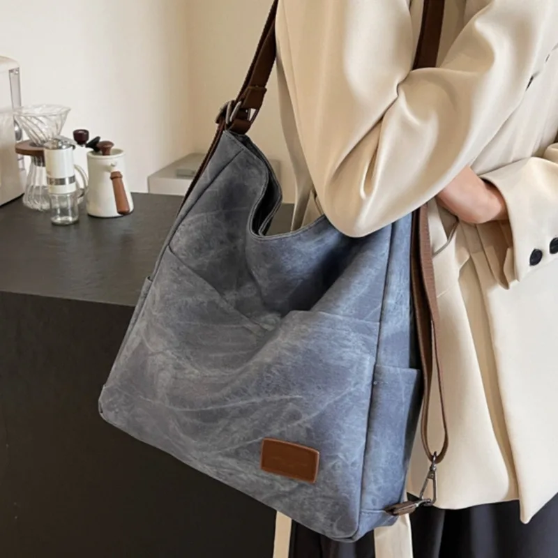 Leisure Large Capacity Mochila for Women's Commuting 2024 New Totebag Multi functional Integrated Backpack Water Bucket Bag