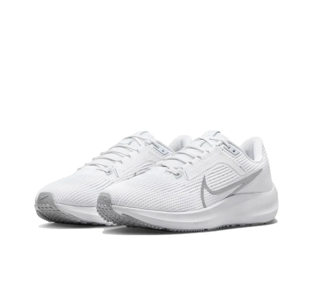 thumbnail image 1 of Nike Air Zoom Pegasus 40 Zapatillas de running de caña baja antideslizantes y con absorción de impactos para hombre, color negro, 1 of 5