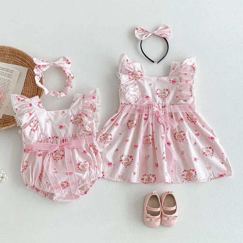 

Ins 2024 Summer Baby Girls Sister Look Floral Printed Flying Sleeve Infant Girl Rompers Muslin Lace Ruched Toddler Girls Dress