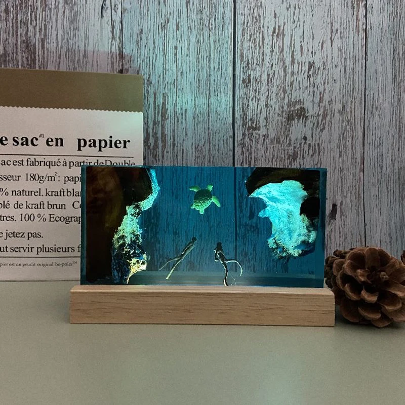 Sea World Organism Resin Table Light Creactive Art Decoration Lamp Divers Sea Turtle Theme Night Light USB Charge