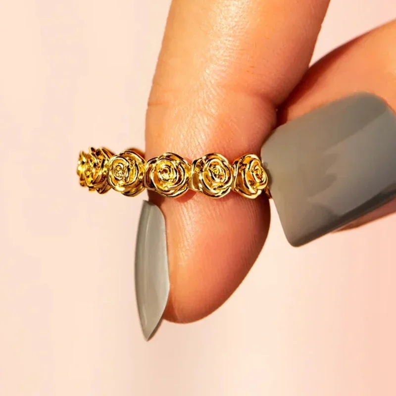 Huitan Luxury Glossy Rose Flower Rings Female Gold Color Fashion Finger Accessories Engagement Exquisite Love Jewelry Gifts