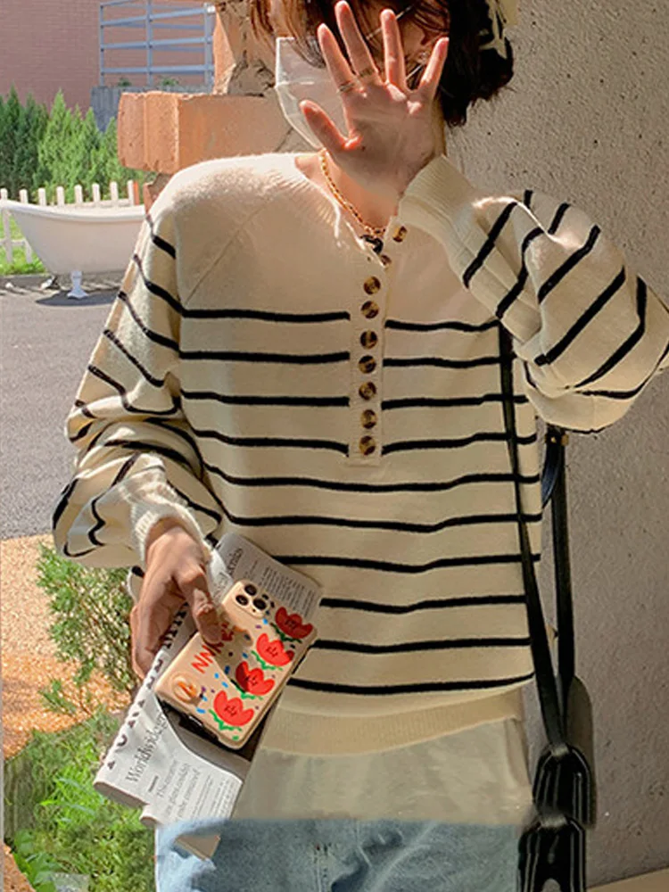 Autumn and Winter Casual Loose Women's Knitted Long-sleeved Sweater Fashionable New Striped Thin Women's Casual Top