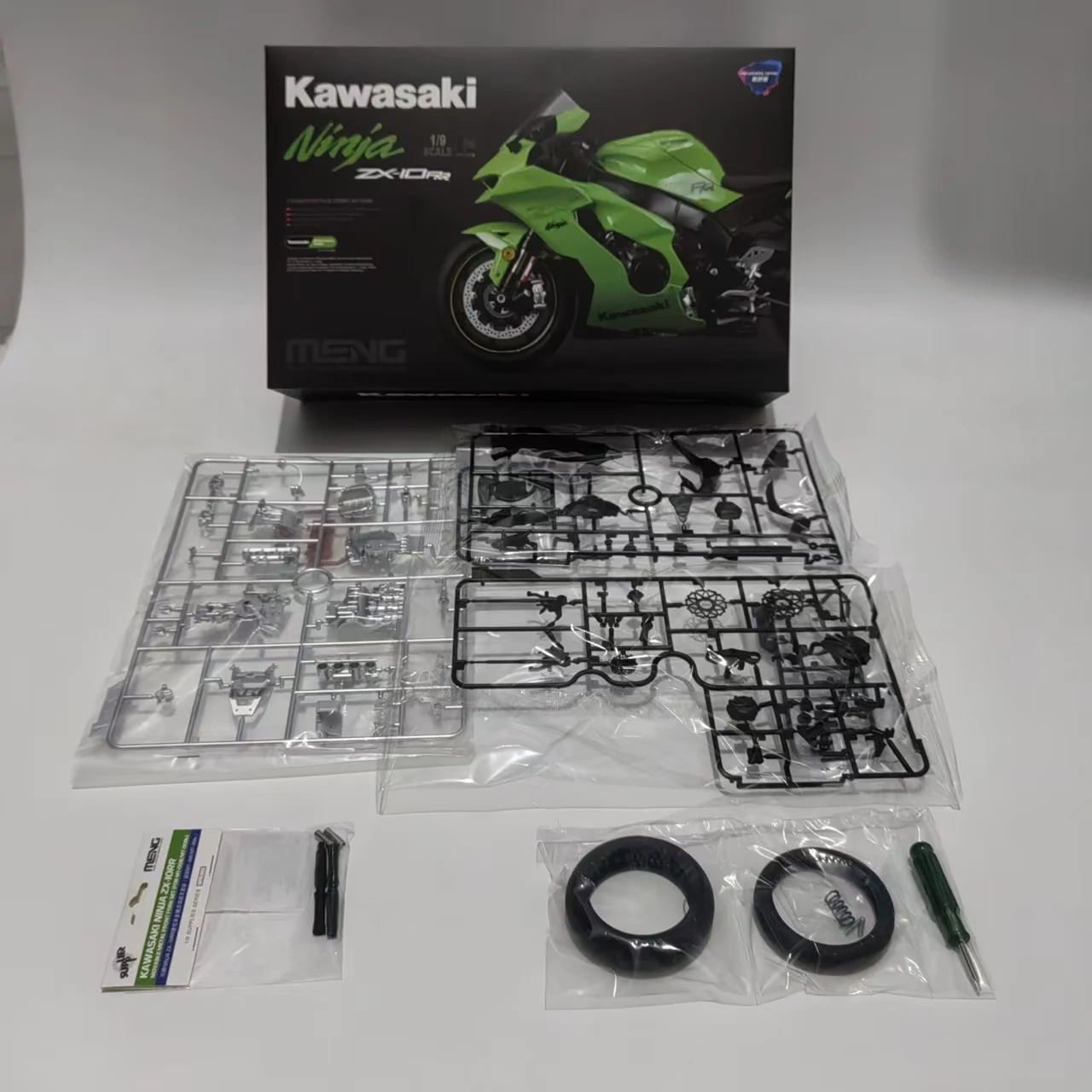 MENG MT-008S 1/9 Kawasaki NINJA ZX-10RR Motorcycle Model Kit—PRE