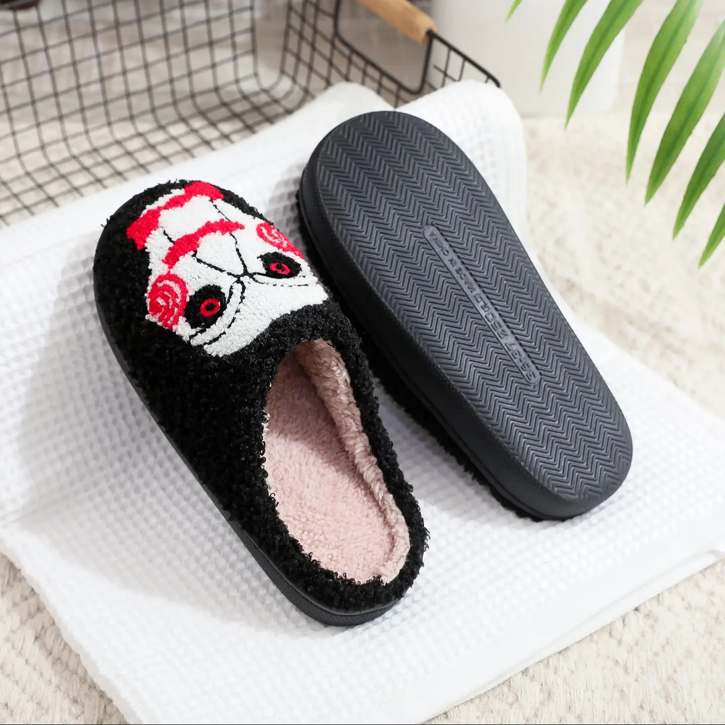 Horror Movie Chainsaw Horror Skull Pattern fashion Embroidery stuffed Home Thick Sole plaid Furry Cotton Slippers Personality Warm Non-Slip Indoor Slippers Men Women Can Wear Halloween Christmas Gift 4