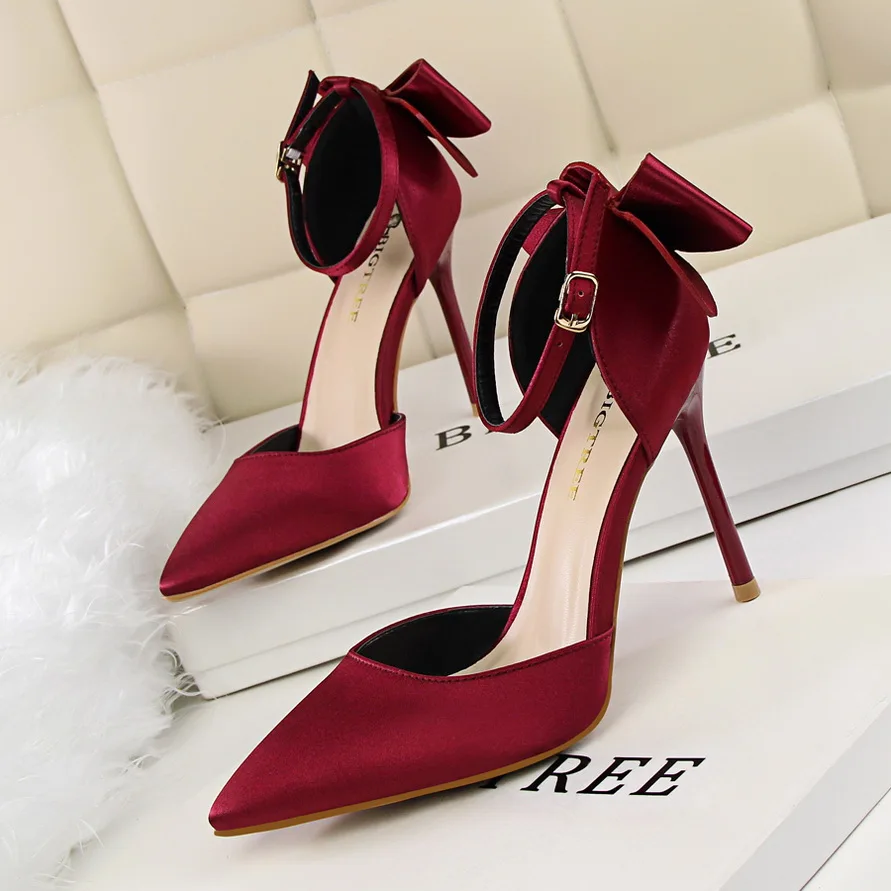 Big Size 34-43 Sweet Bowtie Buckle Women Sandals Silk Shallow Fashion High Heels Shoes Sexy Pointed Toe Woman Party Pumps Office