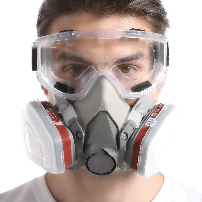 Vue en angle du demi-masque filtrant réutilisable 15 en 1 et ses cartouches de rechange pour peinture et poussière