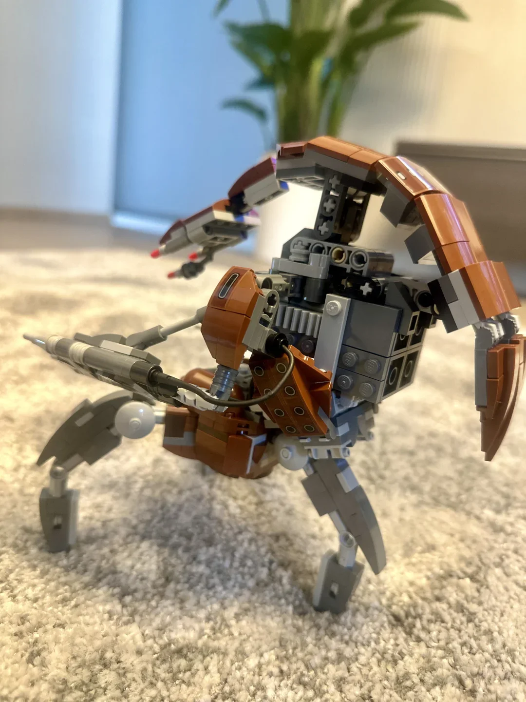 Modello di Robot Nero da Scrivania, Ornamento per Casa, Regalo Ideale per Collezionisti di Mecha per Feste e Compleanni - immagine 4
