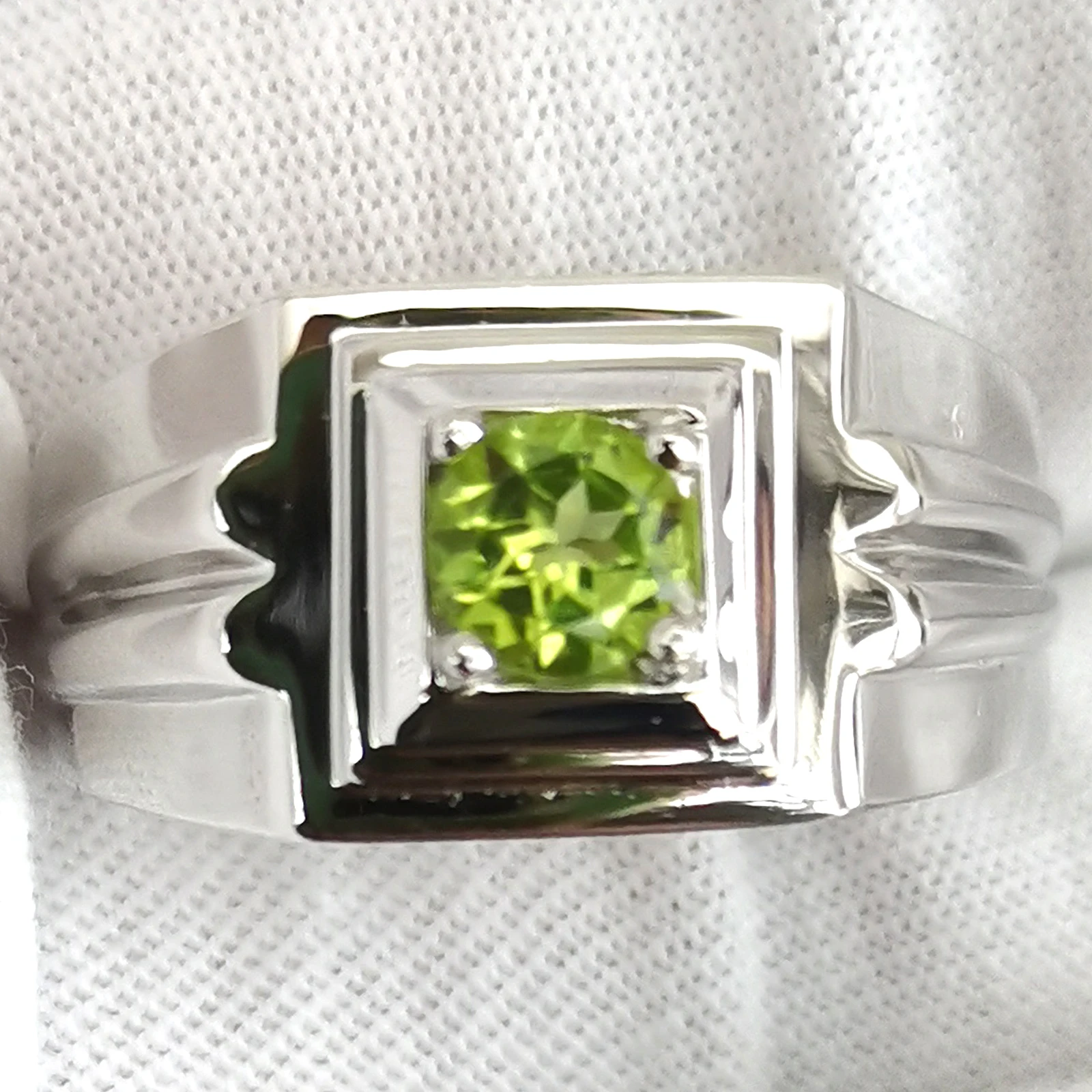 Unique Sterling Silver Raw Peridot Ring Size7 – DeSantis