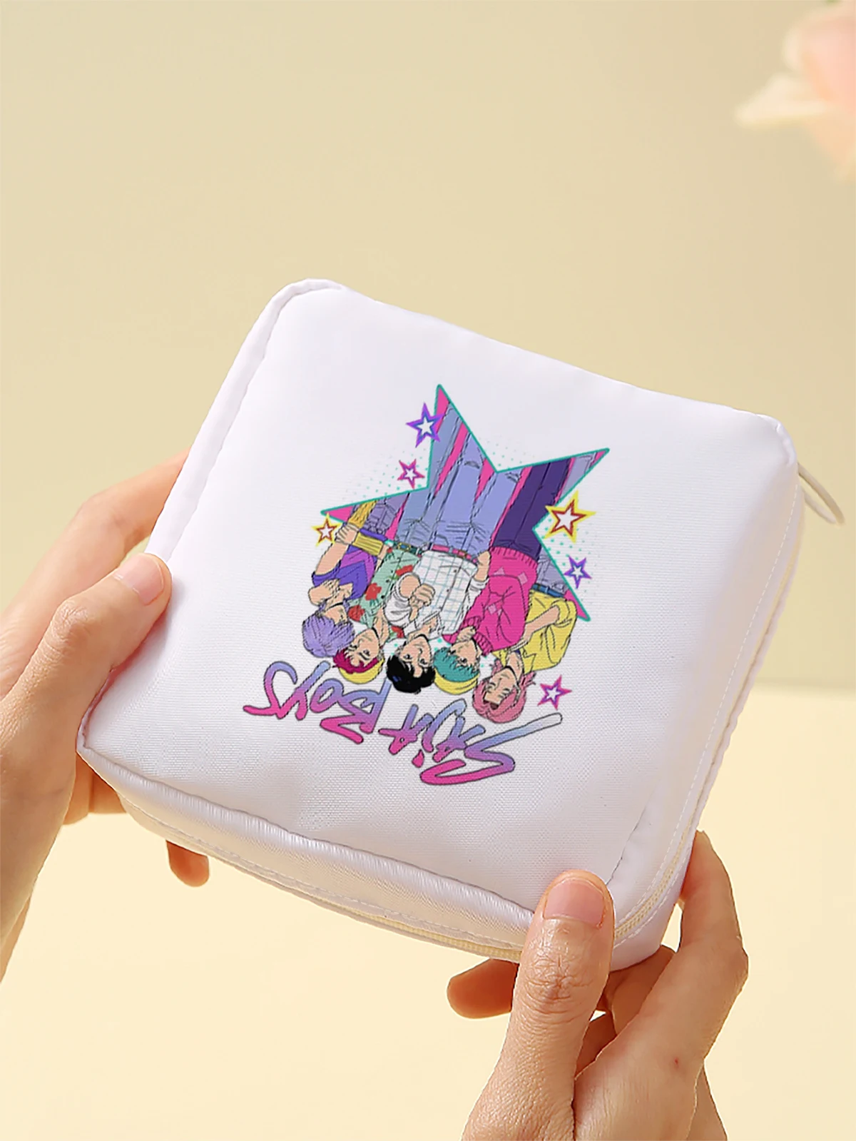 Cartoon pattern printed sanitary napkin storage bag, women's lightweight tissue bag, sanitary tissue bag