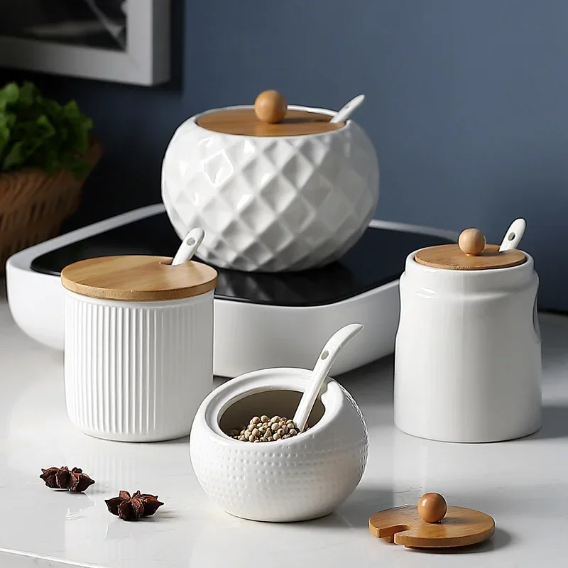 Ceramic Seasoning Jars with Wooden Lid Salt Shakers Kitchen Supplies Spice Organizer Canister Spoon Set Sugar Box seasoning jar salt shaker spices bottle salt pepper shakers