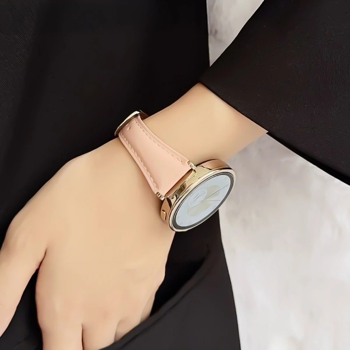High-End Leather Wristband with Textured Finish, 18/22mm Universal Strap
