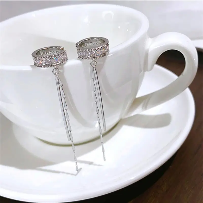 Clip Earrings 2025 New Fashion Zircon Shining C Shape Long Tassel Ear Cuff No Piercing Earrings Female Design Simple Ear Clip Party Jewelry