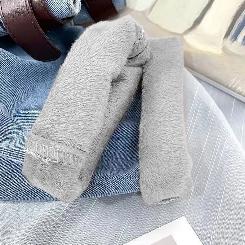 Warme, hoch taillierte Dad-Jeans aus Samt für Damen im Herbst- und Winter-Look. Schlanke, lockere, dicke und weite Beinhosen mit Karotten-Chic – Detail 30