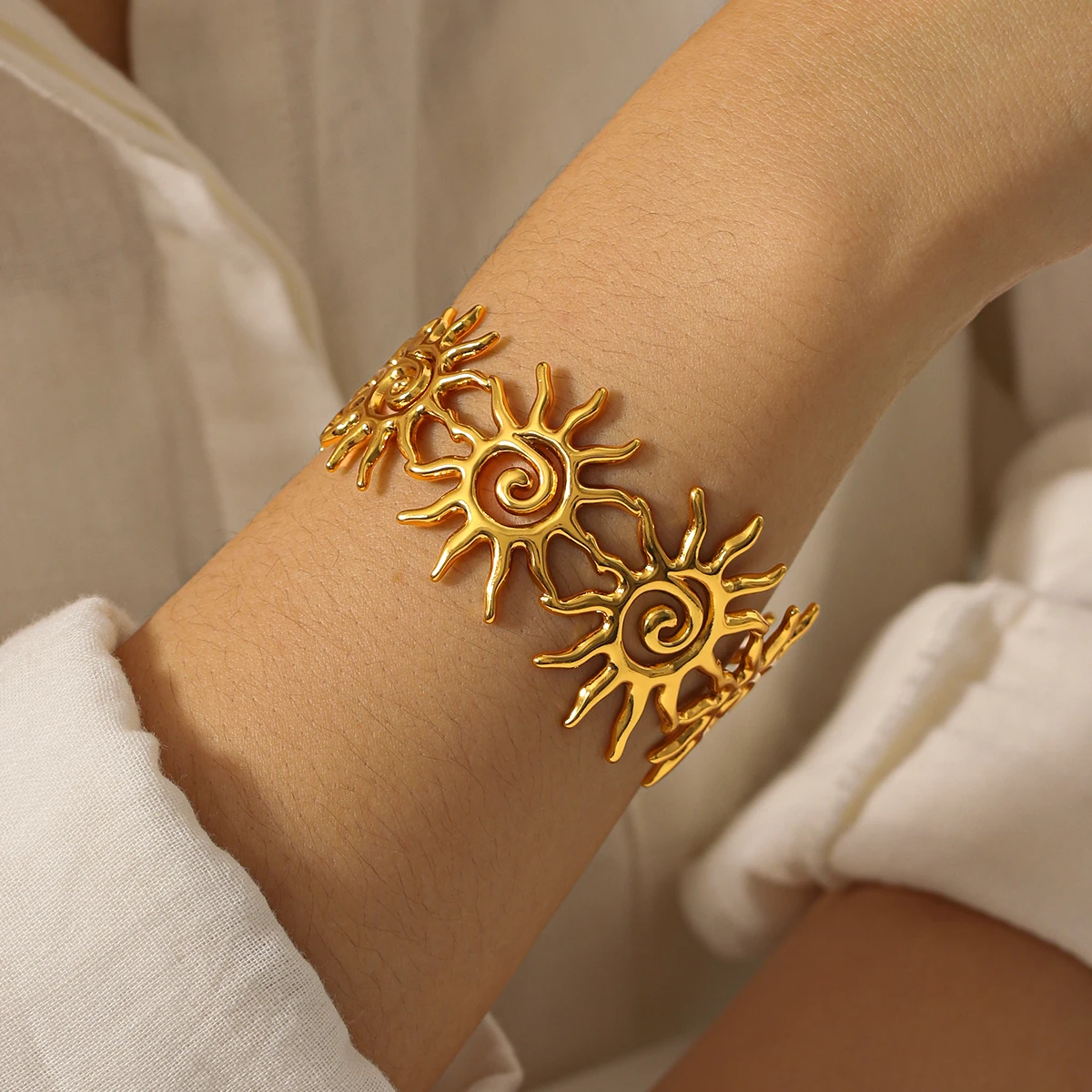 18K vergoldetes Edelstahl-Sonnenspiral-Schmuckset für Damen, zweifarbig, Boho, mystisch, anlaufgeschützt, für Urlaub, Alltag, Geschenke – Detail 5