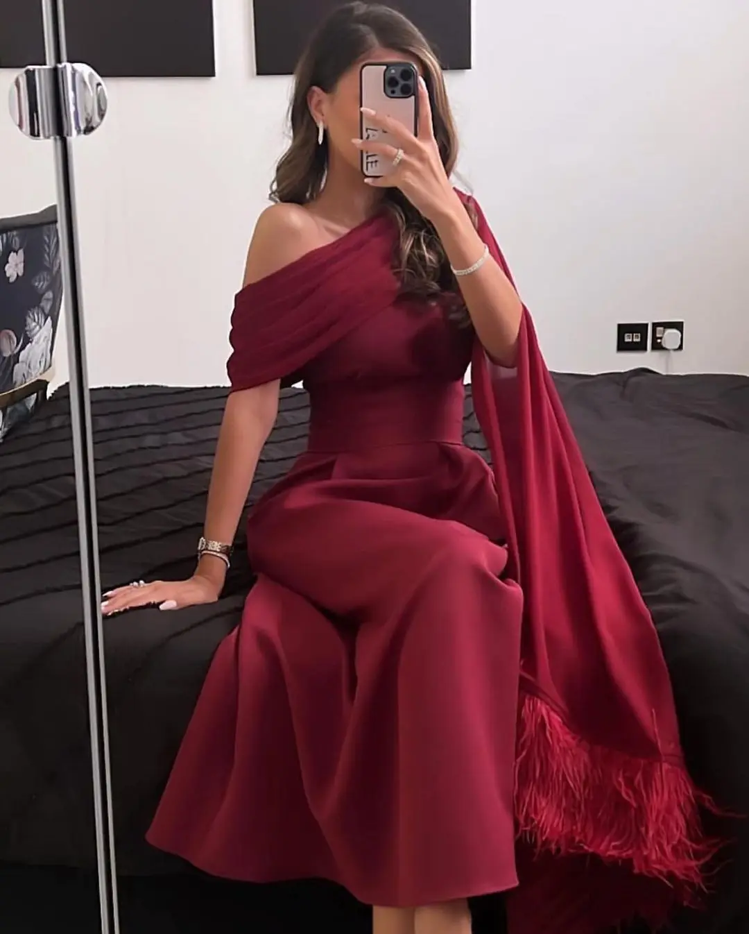 

2024 Prom Dresses with Feathers Long Sleeve Vestido De Baile Formatura Zipper Back Dubai Saudi Arabia Women Wear for Evening