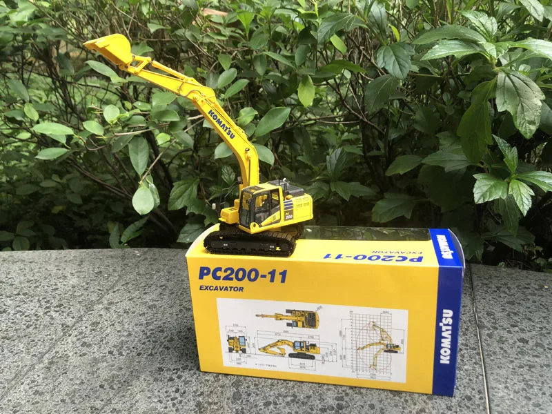 KOMATSU製　PC200-11 1/50 New! 1/50 KOMATSU PC200-11 EXCAVATOR | eBay