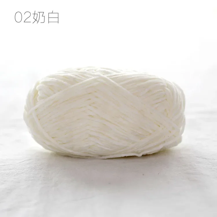 Pear Lustre Chenille Yarn - 148 Meters of Soft Pleuche Wool for Handcrafted Crochet Projects