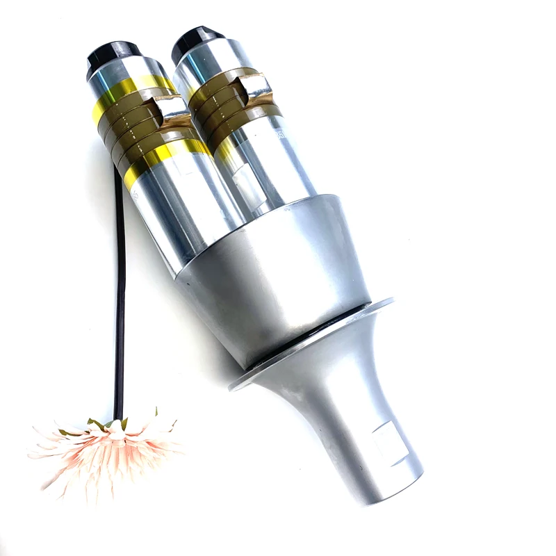 

15 кГц 4200 Вт Ультразвуковой Сварочный преобразователь с усилителем для нетканой маски для лица