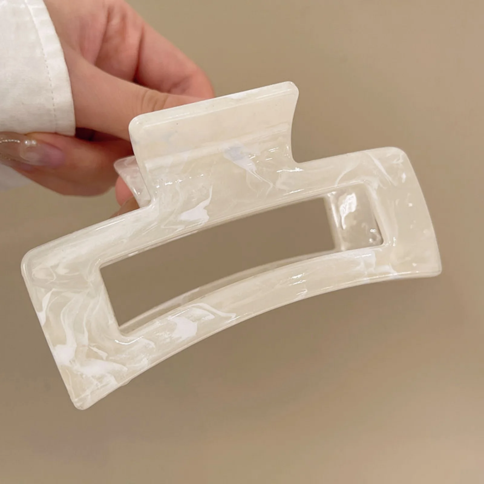 1PC Stylish Translucent Hair Claw Clips Set， Ideal for Securing Thick Hair, Chic Hair Accessories for Women