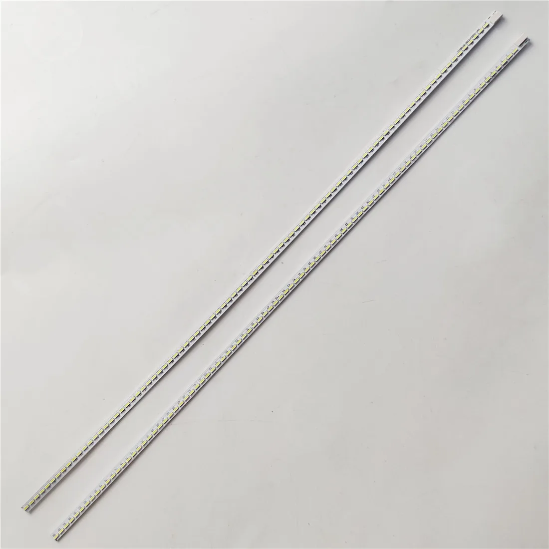 TC390HJ01-R213-F2204L-LA3 백라이트 LED 스트립, EW39T6MZ TW-71101-E039A, 88 램프를 대체합니다. TC390HJ01-R213-F2204L-LA3 백라이트 LED 스트립, EW39T6MZ TW-71101-E039A, 88 램프를 대체합니다.