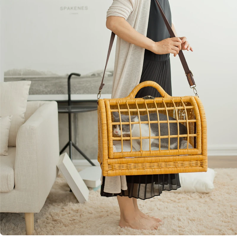 

Плетеная переноска из ротанга для кошек, удобная воздухопроницаемая корзина для кошек, чемодан ручной работы с дугой, товары для домашних животных