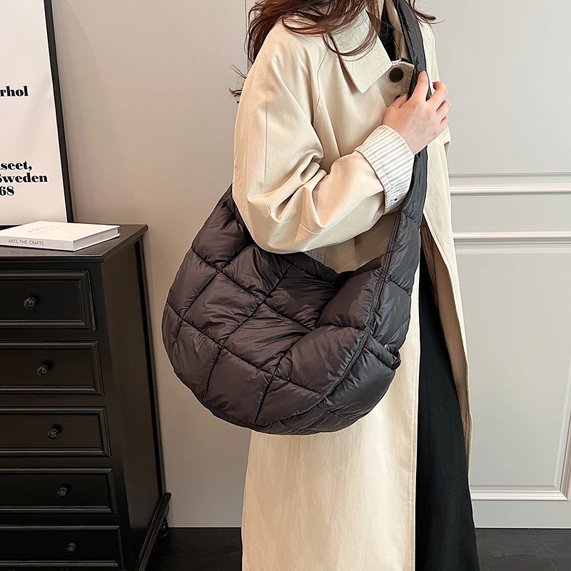 

Black Quilted Shoulder Bag For Women Fashion Large Capacity Composite Bag Tote Designer Plaid Handbag Wide Strap Crossbody Bag