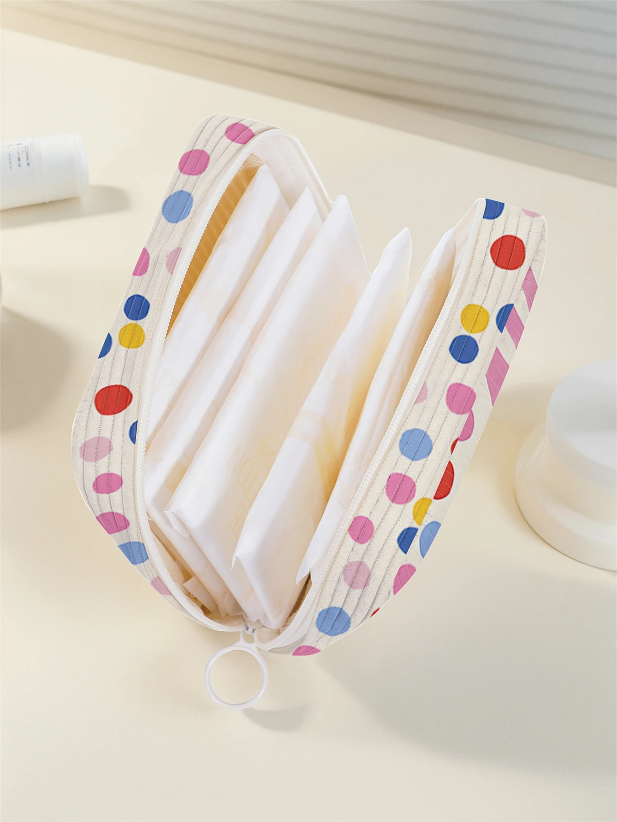 Cat and colorful polka dot pattern printed sanitary napkin storage bag, women's lightweight tissue bag, sanitary tissue bag