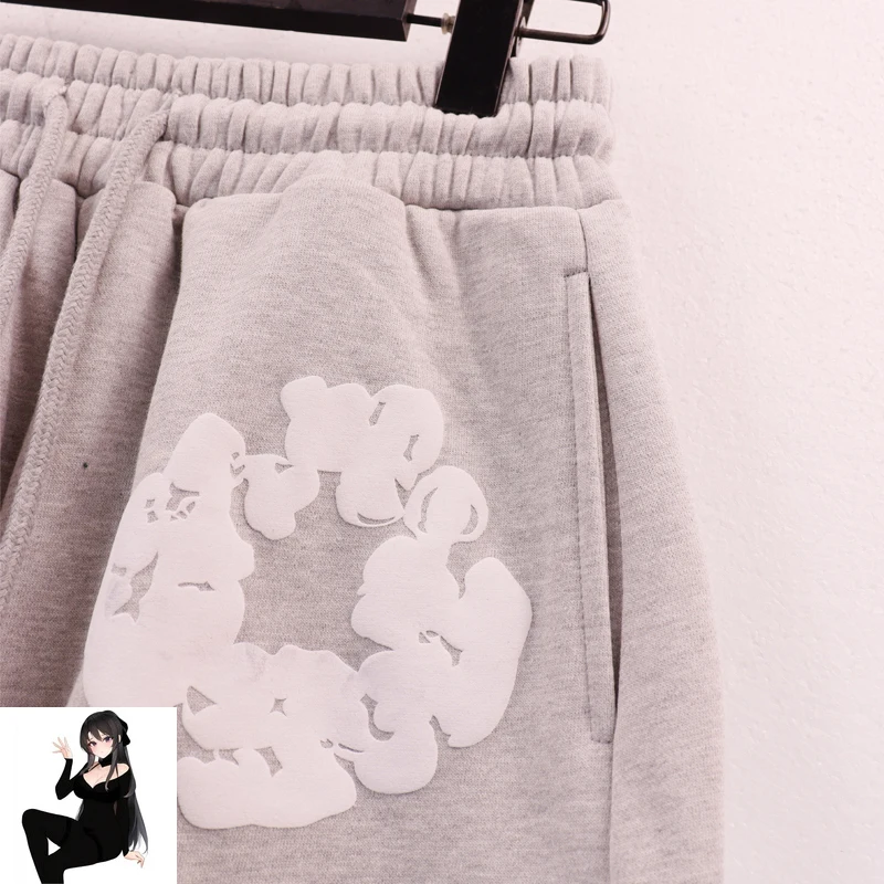 Рисунок 5 - Мужские и женские джинсовые шорты