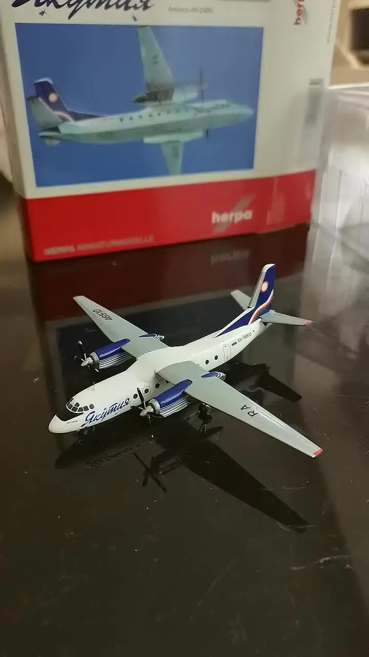 herpa ノルダヴィア航空 アントノフ AN-24RV 1/200 herpa ノルダヴィア航空 アントノフ AN-24RV 1/200