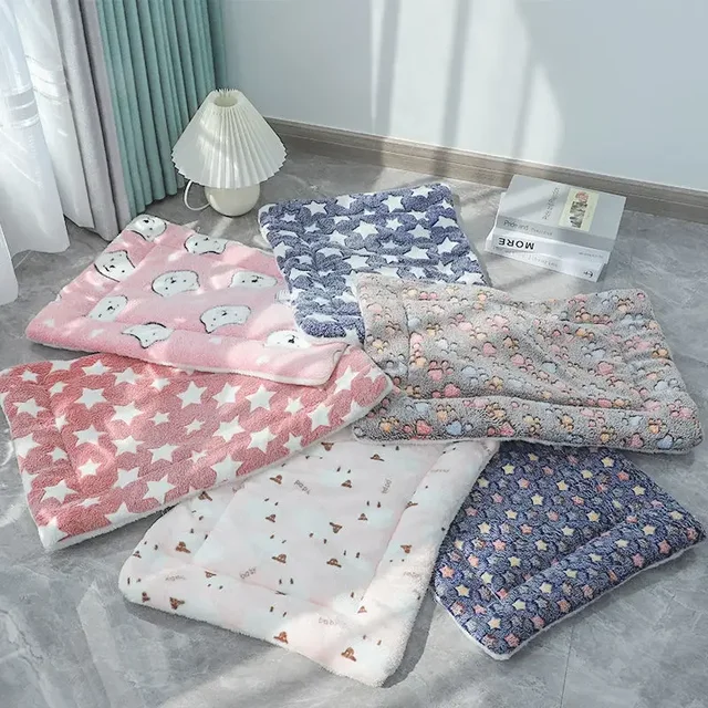 Pet Mat Thickened Autumn/Winter Warm Kennel Cat/dog Blanket Non-slip Seat Mat Soft Flannel Cotton Mat for Small and Large Dogs