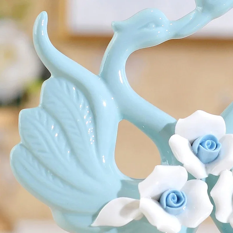 European Creative Swan Shaped Ceramic Decor, Tea Table, Desktop TV Cabinet, Wine Cabinet Decoration, Wedding Gift, Home Decor