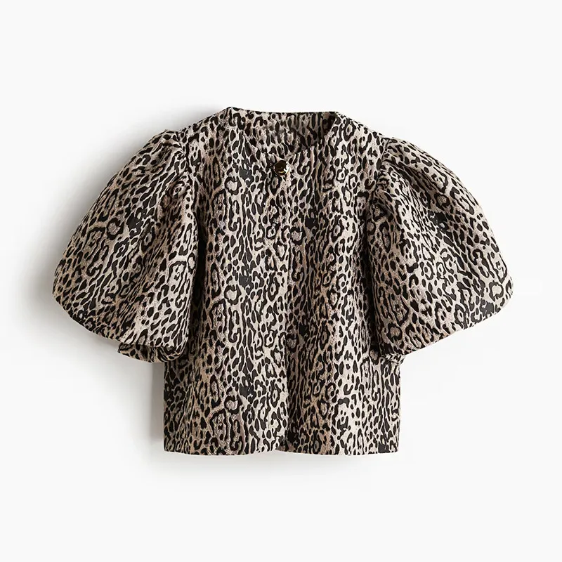 Blusas de manga abullonada con estampado de leopardo para mujer, blusas de verano 2025 con cuello redondo, botones sueltos, tops cortos que combinan con todo, ropa de calle de moda para mujer