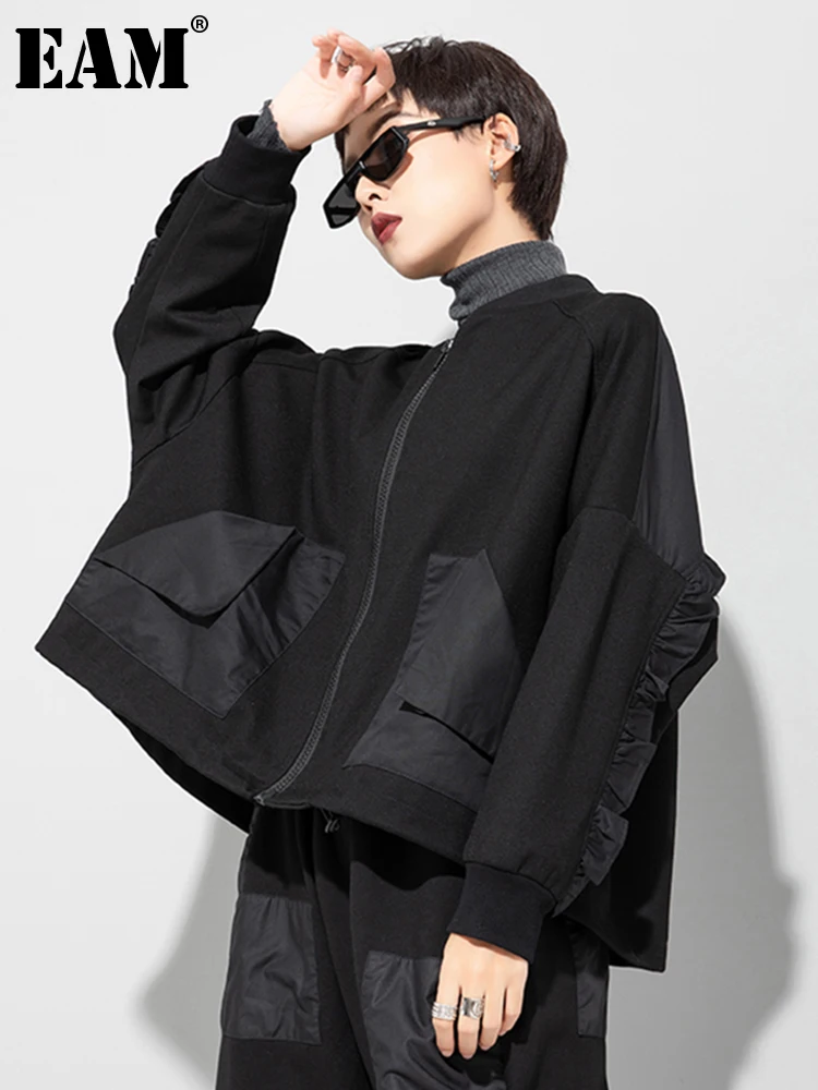 

[EAM] Loose Fit Black Pocket Ruffles Big Size Jacket New Stand Collar Long Sleeve Women Coat Fashion Autumn Winter 2024 1DD3814
