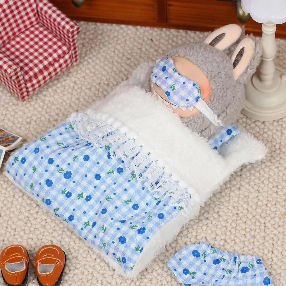 Set Pigiama In Raso Per Bambole Labubu 17 Cm – 3 Pezzi: Camicia, Pantaloni E Mascherina – Vestiti Notte Accoglienti Per Collezione (Senza Bambola)