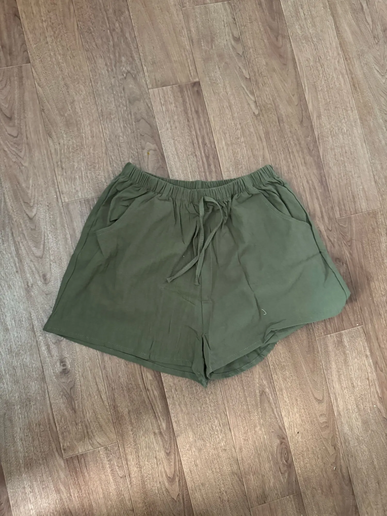 Women’s Cotton-Linen Drawstring Shorts photo review