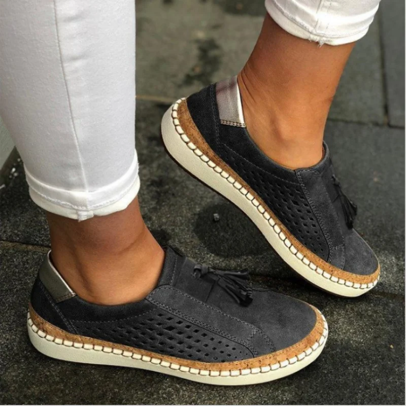 Spring and Autumn Women Casual Shoes New Flat Shoes Fashion Tassel Hollow Women Shoes Non Slip Sneakers Women Sizes 35-43