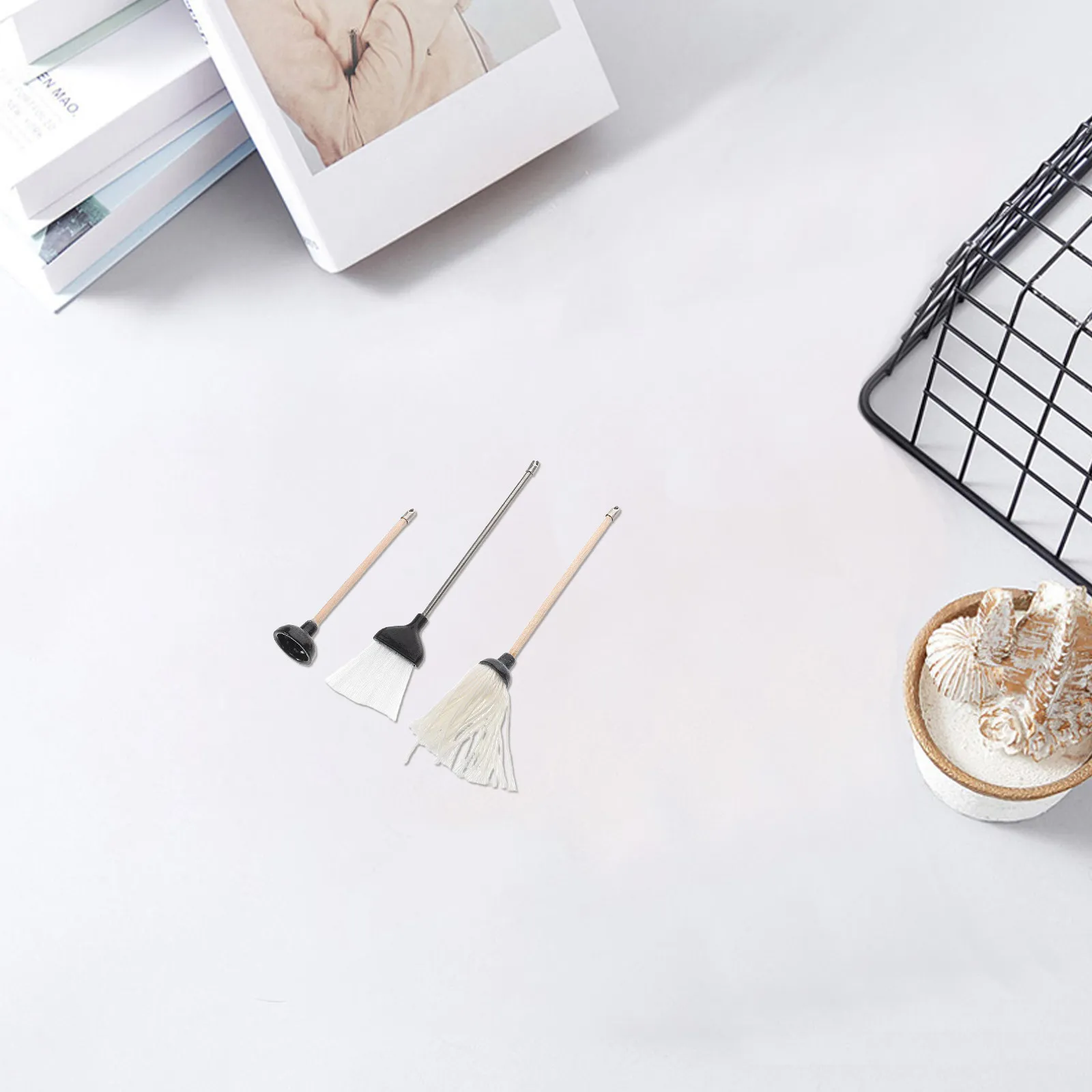 1 세트 미니어처 청소 세트 블랙 인형 집 걸레 빗자루 화장실 플런저 현실적인 욕실 액세서리 장면 장식 미니